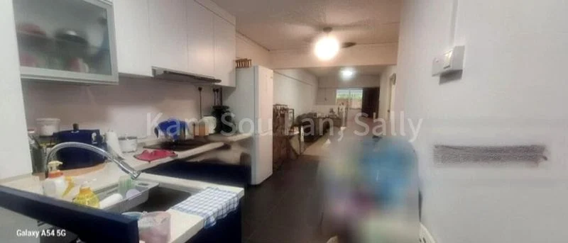 3 Room (3A) HDB for Sale in 176 Bukit Batok West Avenue 8 - Image 2