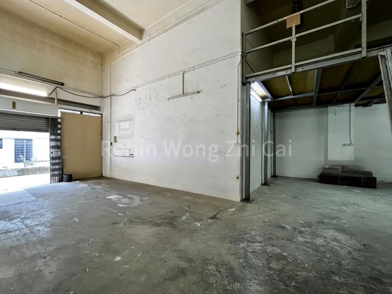 Light Industrial (B1) for Rent: Pemimpin Industrial Building - Image 1