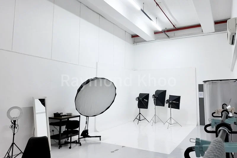 Light Industrial (B1) for Rent in  Foo Wah Industrial Building - Image 8