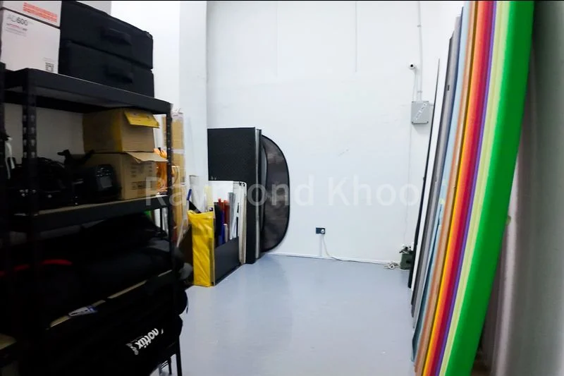 Light Industrial (B1) for Rent in  Foo Wah Industrial Building - Image 6