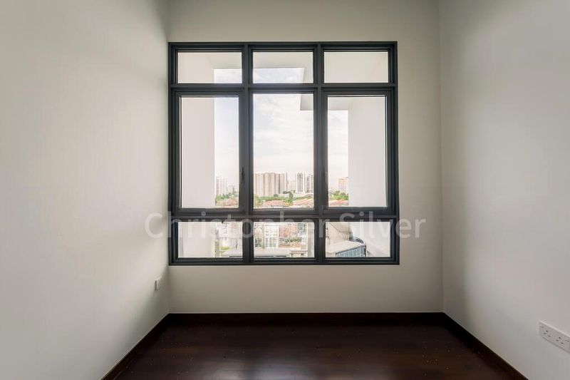 4 Bed Condo for Rent in  The Arden - Image 5