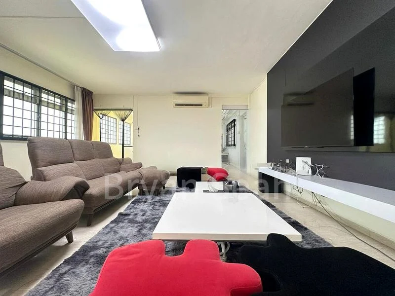 5 Room (5I) HDB for Sale in  494C Tampines Street 43 - Image 4