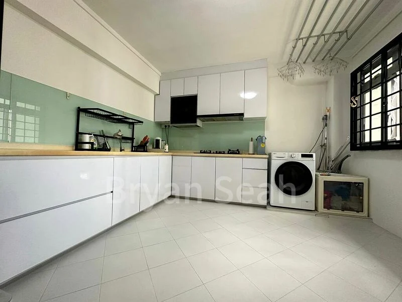 5 Room (5I) HDB for Sale in  494C Tampines Street 43 - Image 1