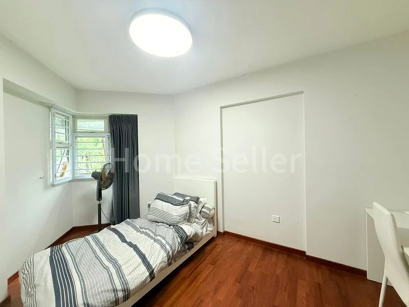 4 Room (4A) HDB for Sale in 393 Bukit Batok West Avenue 5 - Image 3