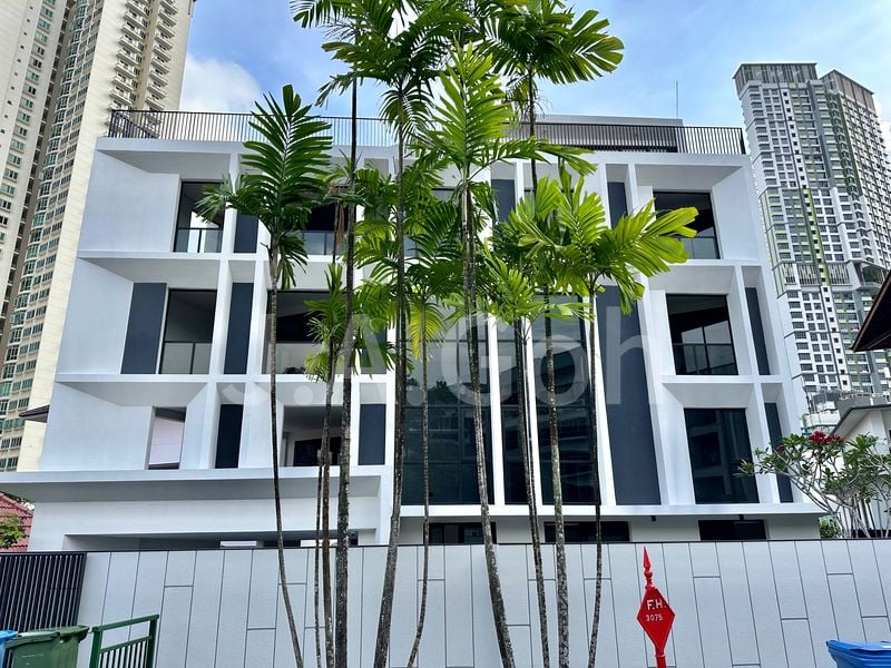 5 Bed Terraced House (Landed) for Sale in  Shepherd's Hill Estate - Image 2