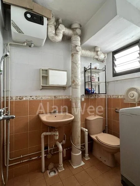 Room (HDB) for Rent in 604 Clementi West Street 1 - Image 4