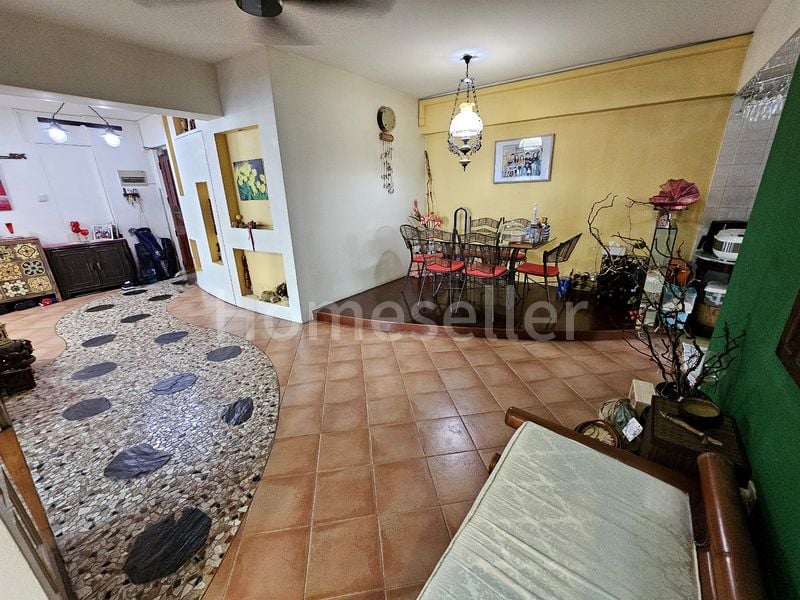 5 Room (5I) HDB for Sale in 687B Choa Chu Kang Drive - Image 2