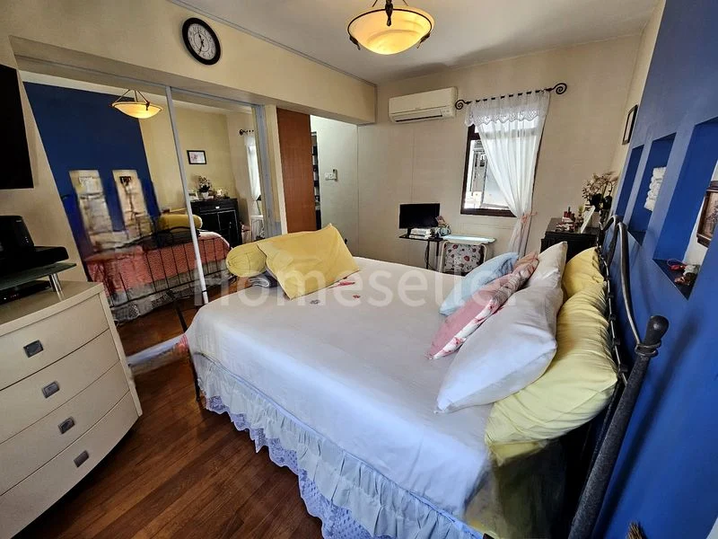 5 Room (5I) HDB for Sale in 687B Choa Chu Kang Drive - Image 7