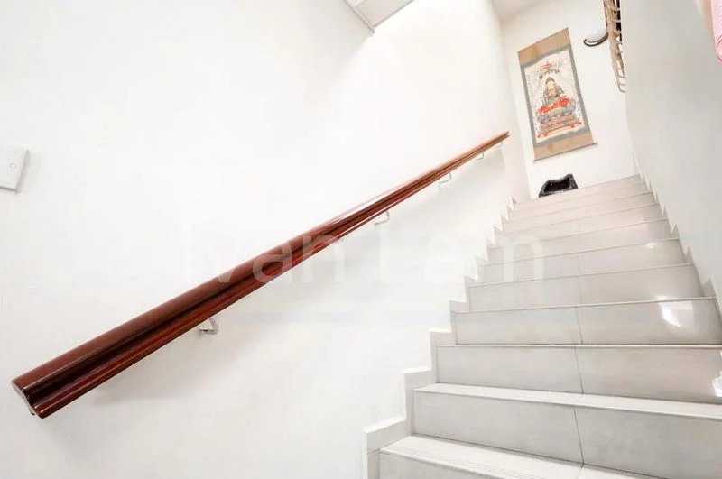 5 Bed Corner Terrace (Landed) for Sale in  Thrift Drive - Image 6