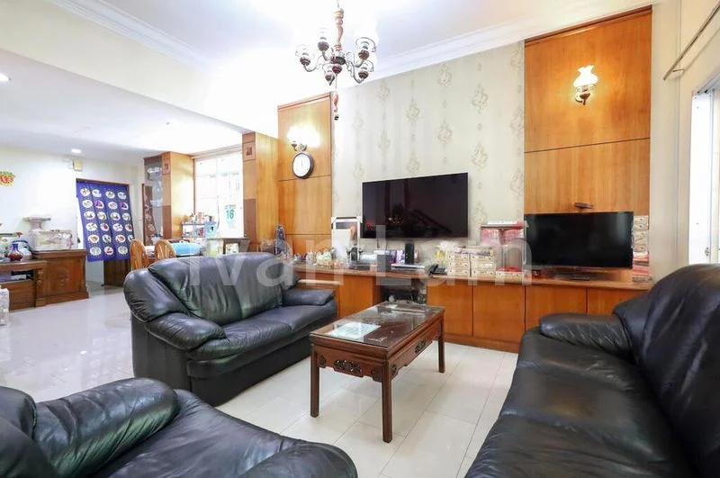 5 Bed Corner Terrace (Landed) for Sale in  Thrift Drive - Image 12