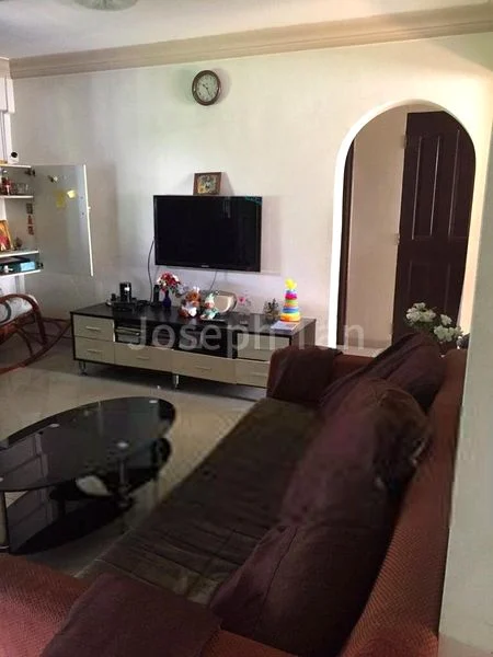 3 Room (3A) HDB for Rent in 240 Bukit Batok East Avenue 5 - Image 2