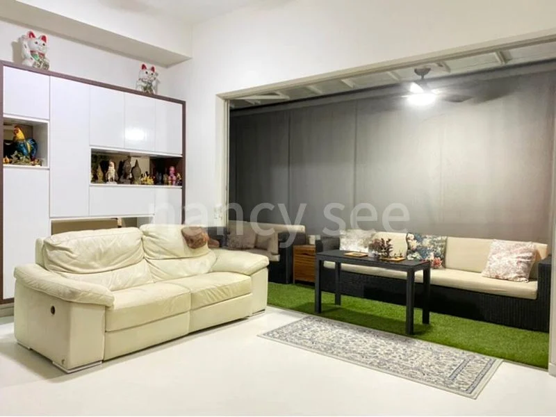 4 Bed Apartment (Condo) for Sale in  Whitehaven - Image 2