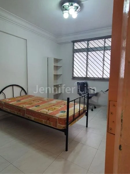 3 Room (3S) HDB for Rent in 419 Tampines Street 41 - Image 4