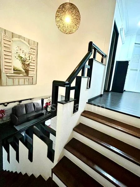 Maisonette HDB for Sale in  151 Yung Ho Road - Image 8