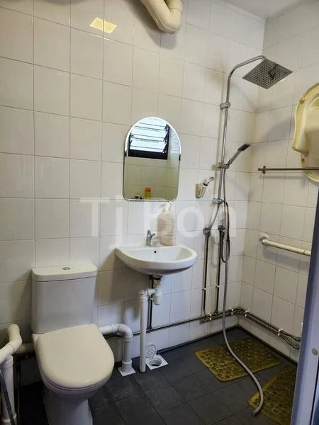 3 Room (3A) HDB for Sale in  237 Tampines Street 21 - Image 1