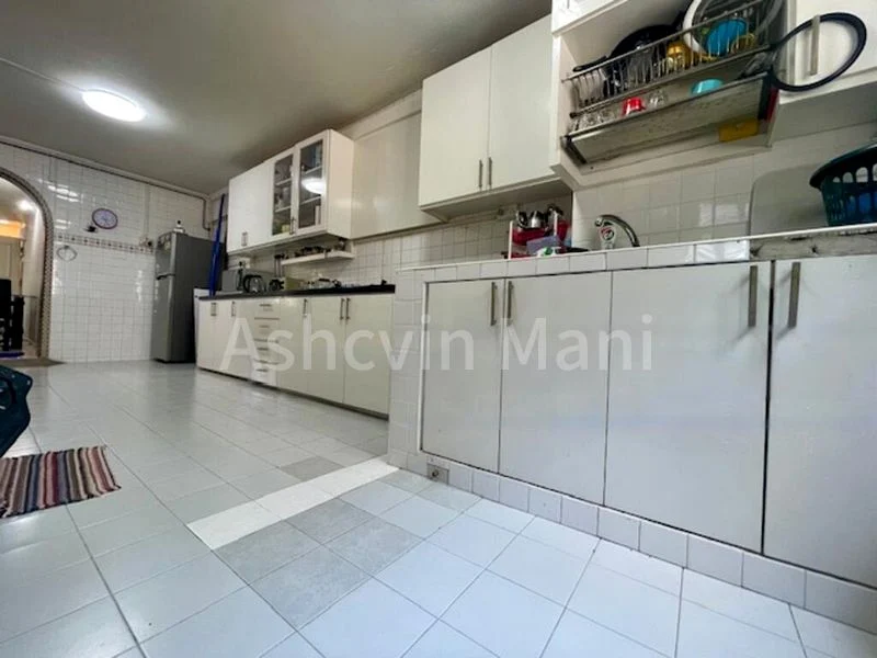 4 Room (4NG) HDB for Sale in  438 Ang Mo Kio Avenue 10 - Image 4