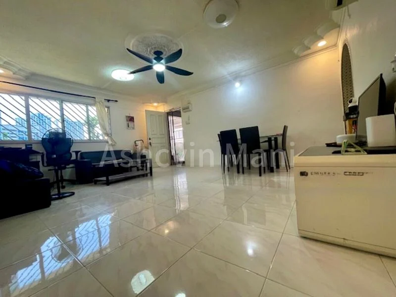 4 Room (4NG) HDB for Sale in  438 Ang Mo Kio Avenue 10 - Image 1