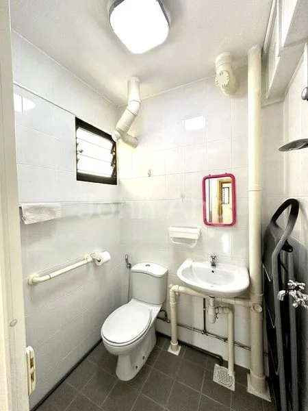 3 Room (3NG) HDB for Rent in  706 Clementi West Street 2 - Image 9