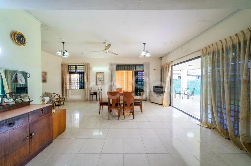 4 Bed Semi-Detached House (Landed) for Sale in  Mayflower Gardens - Image 1