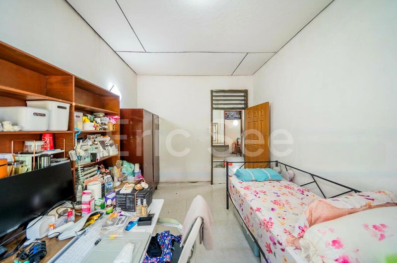 4 Bed Semi-Detached House (Landed) for Sale in  Mayflower Gardens - Image 11