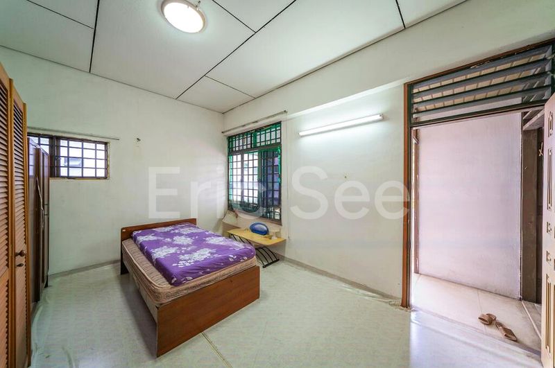 4 Bed Semi-Detached House (Landed) for Sale in  Mayflower Gardens - Image 10