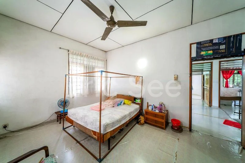 4 Bed Semi-Detached House (Landed) for Sale in  Mayflower Gardens - Image 7