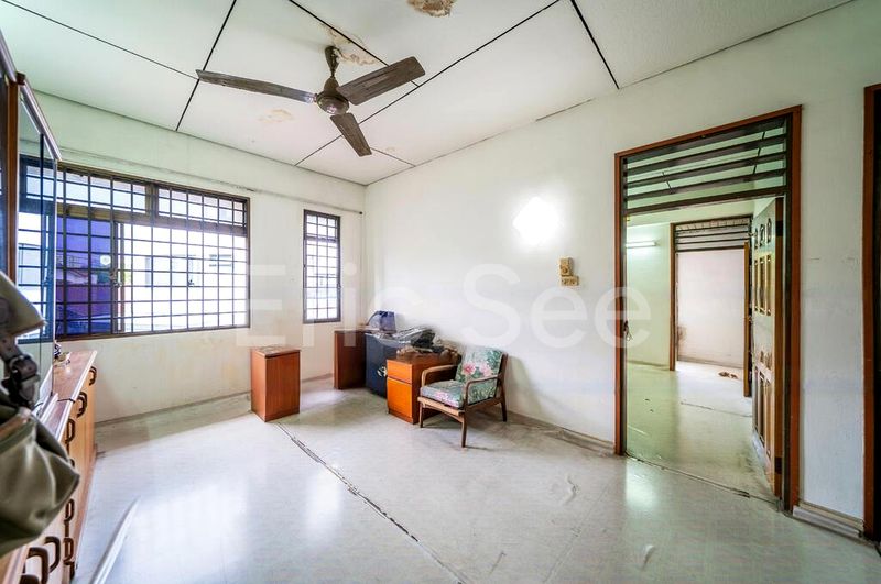 4 Bed Semi-Detached House (Landed) for Sale in  Mayflower Gardens - Image 6