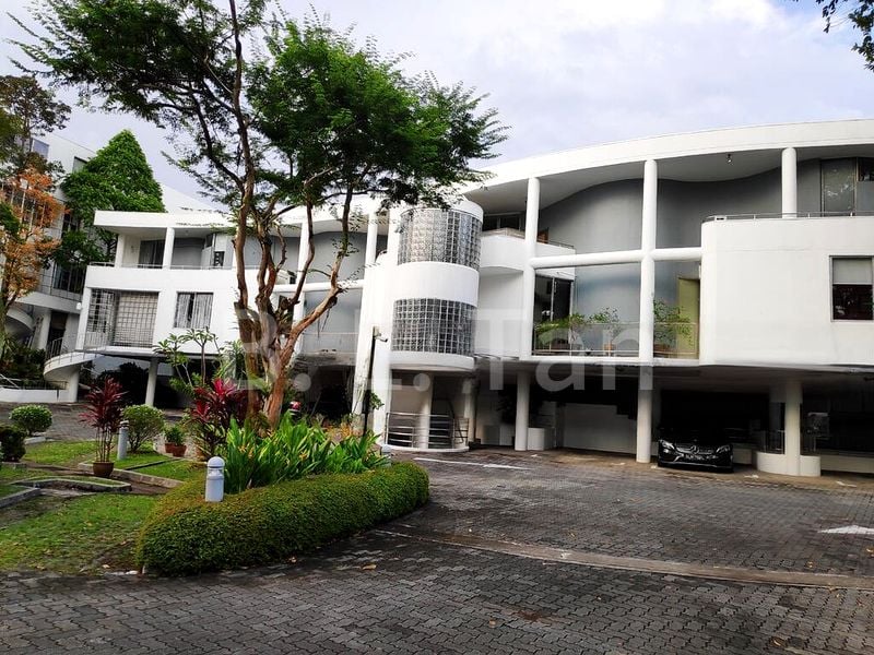 4 Bed Condo for Rent in  The Peak - Image 5