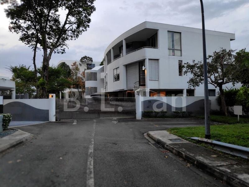 4 Bed Condo for Rent in  The Peak - Image 4