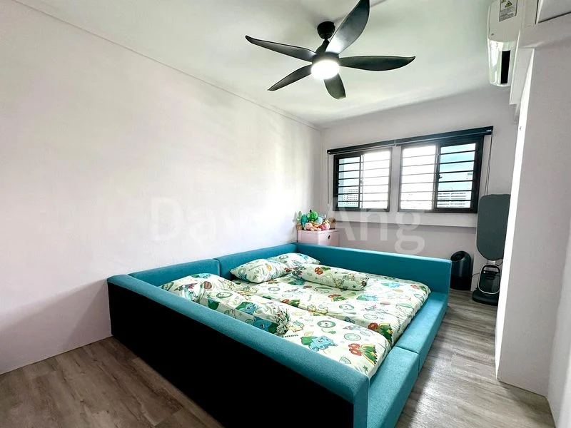 Executive HDB for Sale in  892A Tampines Avenue 8 - Image 2