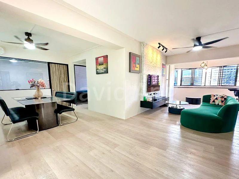 Executive HDB for Sale in  892A Tampines Avenue 8 - Image 1