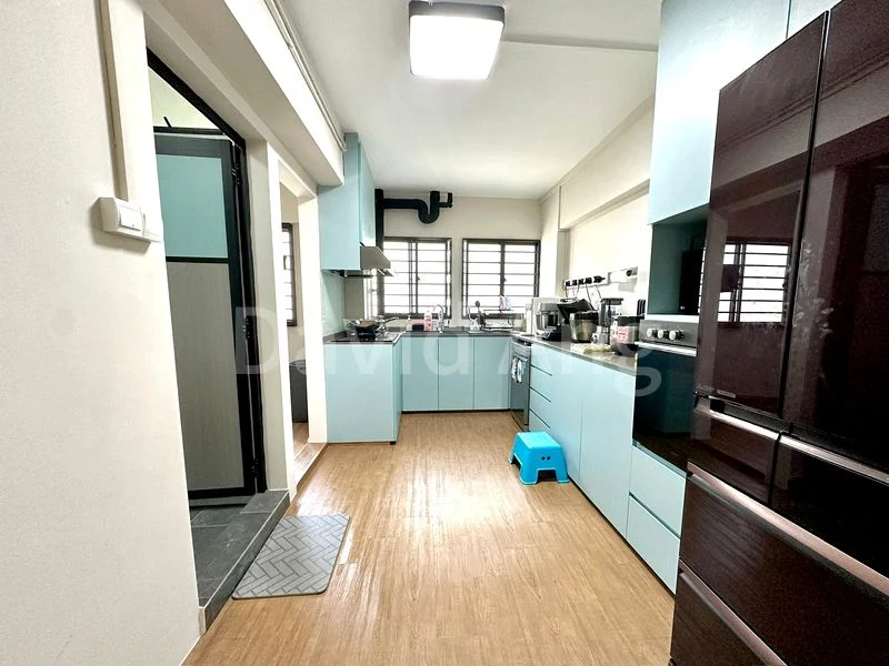 Executive HDB for Sale in  892A Tampines Avenue 8 - Image 6