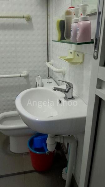 Common Room (HDB) for Rent in  243 Jurong East Street 24 - Image 5