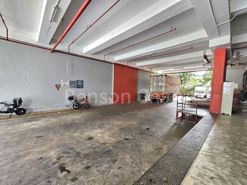 Warehouse for Rent: Yi Xiu Factory Building - Image 2