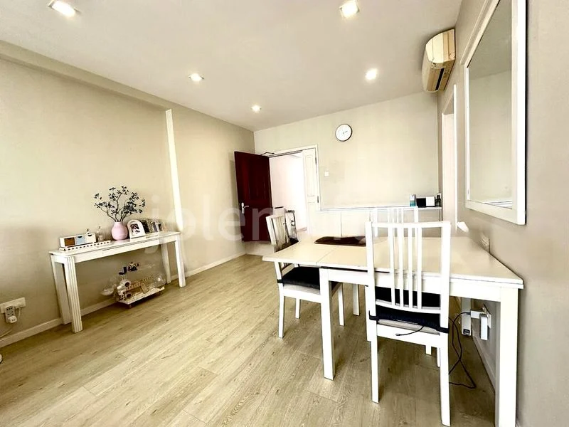 2 Bed Condo for Sale in  Northvale - Image 3