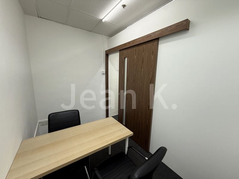 Office for Rent: Parklane Shopping Mall - Image 3
