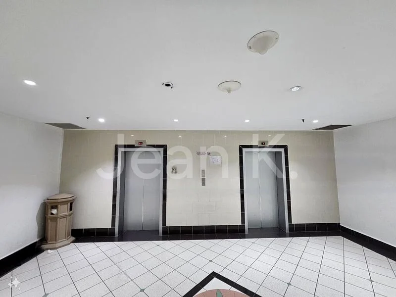 Office for Rent: Parklane Shopping Mall - Image 5