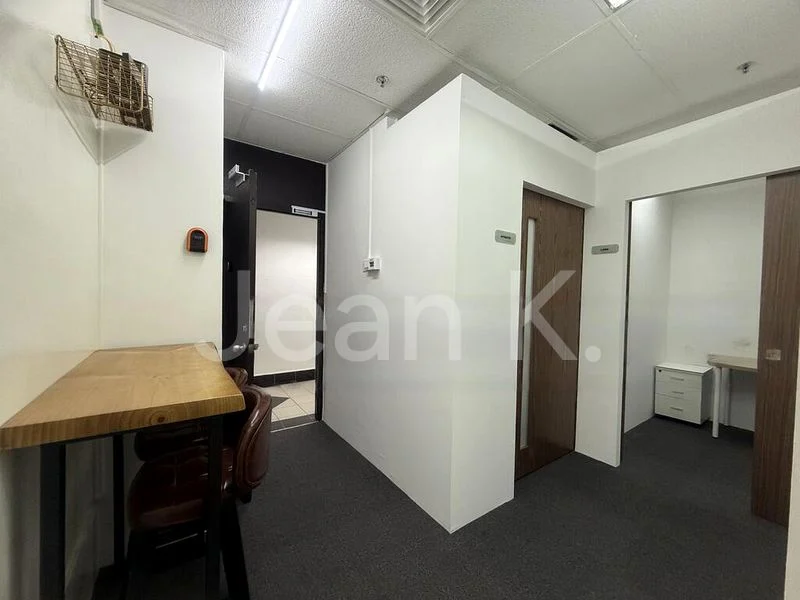 Office for Rent: Parklane Shopping Mall - Image 6