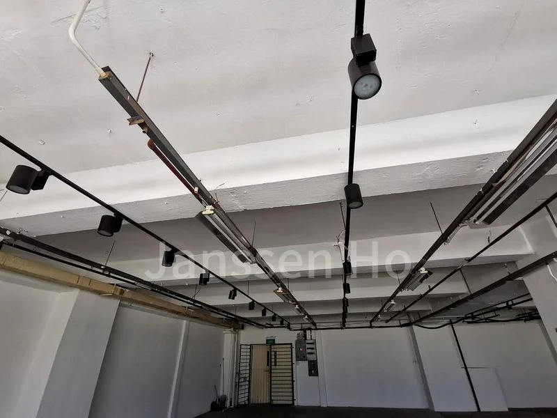Light Industrial (B1) for Rent: Yi Guang Factory Building - Image 11