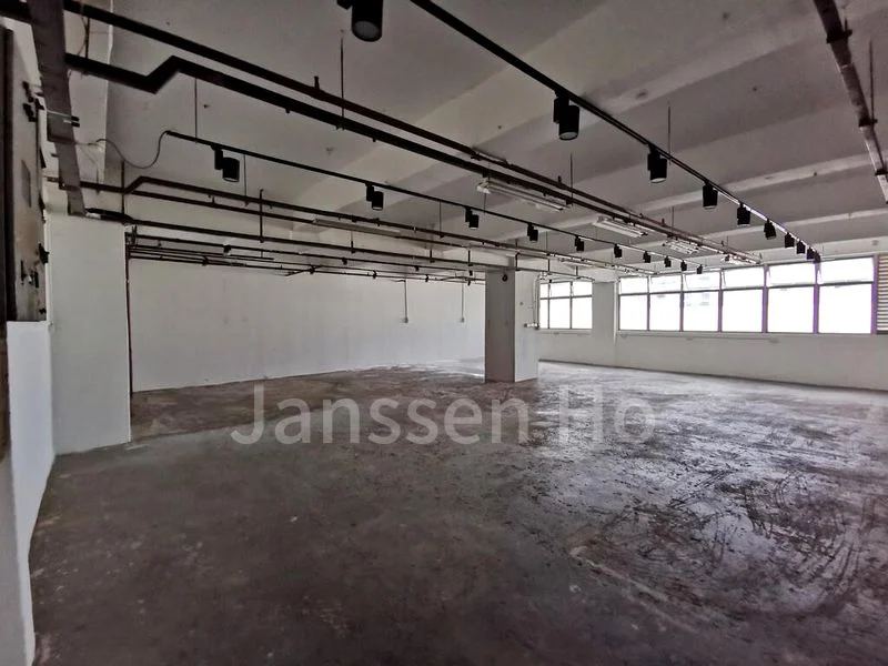 Light Industrial (B1) for Rent: Yi Guang Factory Building - Image 12
