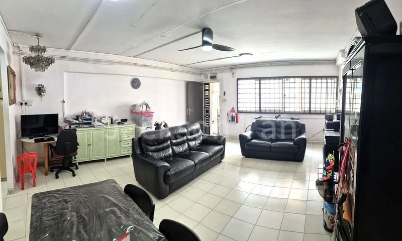 4 Room (4A) HDB for Sale in 853 Yishun Ring Road - Image 2
