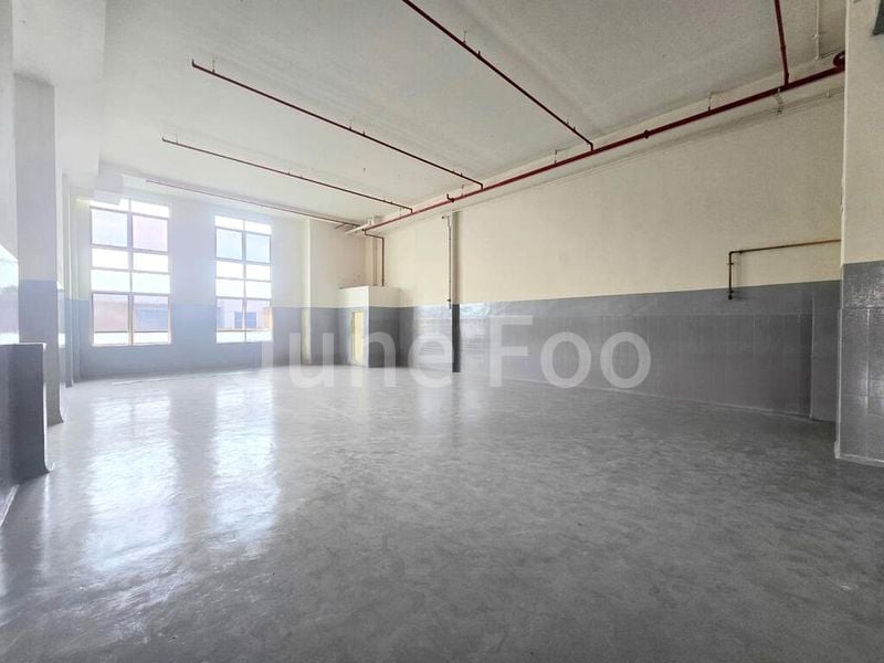 Light Industrial (B1) for Rent: Enterprise Centre - Image 2