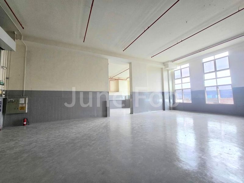 Light Industrial (B1) for Rent: Enterprise Centre - Image 4