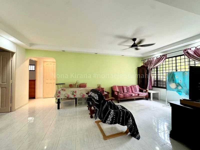 5 Room (5I) HDB for Sale in  230 Simei Street 4 - Image 3