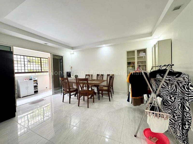 5 Room (5I) HDB for Sale in  230 Simei Street 4 - Image 2