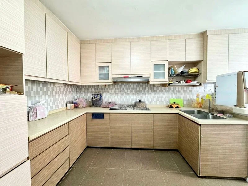 5 Room (5I) HDB for Sale in  230 Simei Street 4 - Image 5