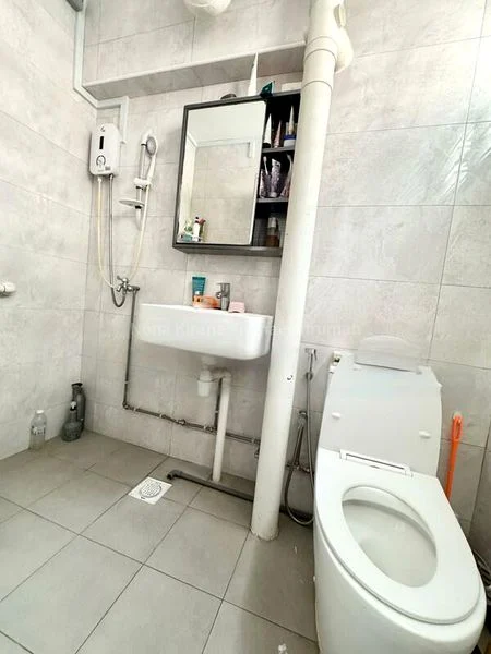 5 Room (5I) HDB for Sale in  230 Simei Street 4 - Image 8
