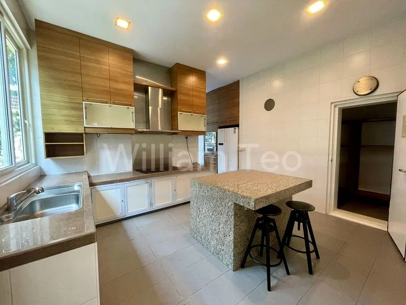 7+1 Bed Bungalow (Landed) for Sale in  Avenue Villa - Image 6