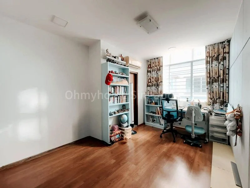 7 Bed Semi-Detached House (Landed) for Sale in  Kembangan Estate - Image 17