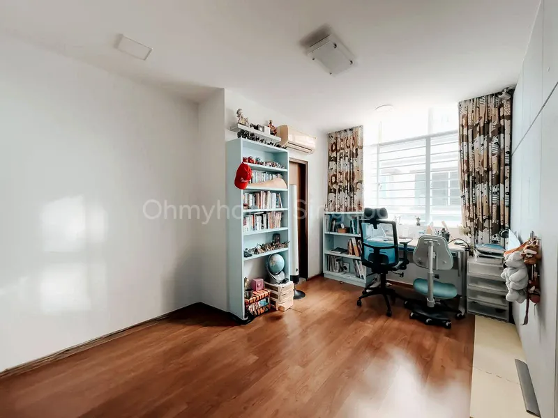 7 Bed Semi-Detached House (Landed) for Sale in  Kembangan Estate - Image 6